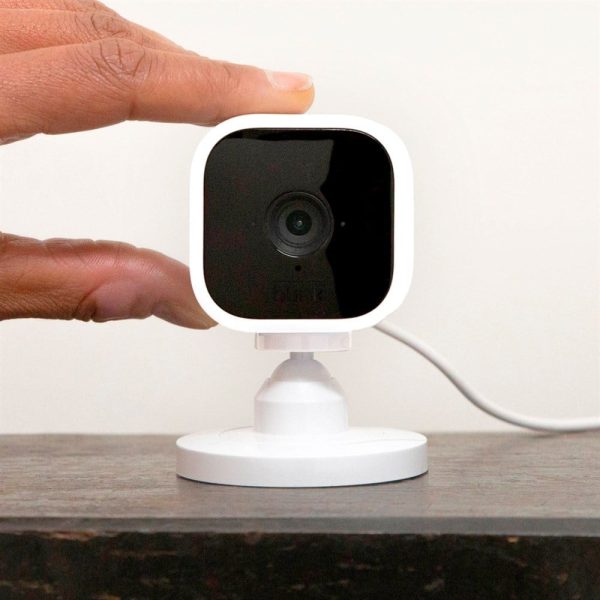 İkinci resim of Blink - Mini İç Mekan 1080p Wi-Fi Güvenlik Kamerası - Beyaz