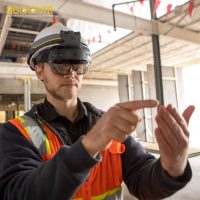 trimble-xr10-baret-ve-hololens-2-b-a74e